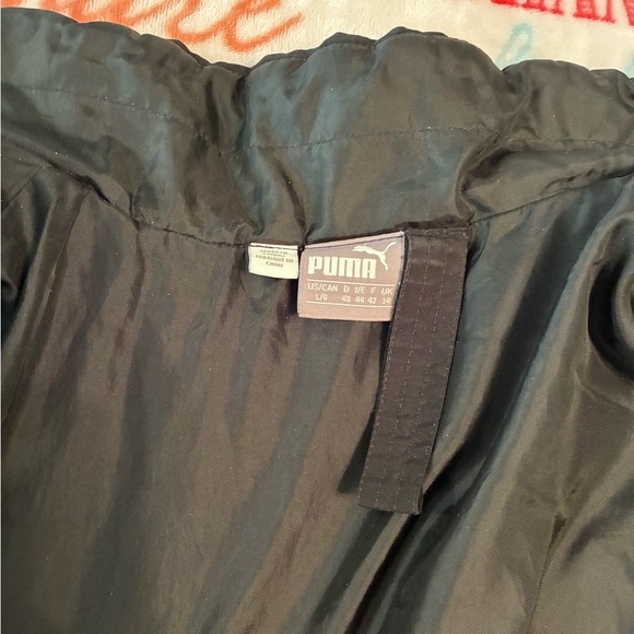 Puma Wonen’s Black Jacket. Size large. - Picture 7 of 8